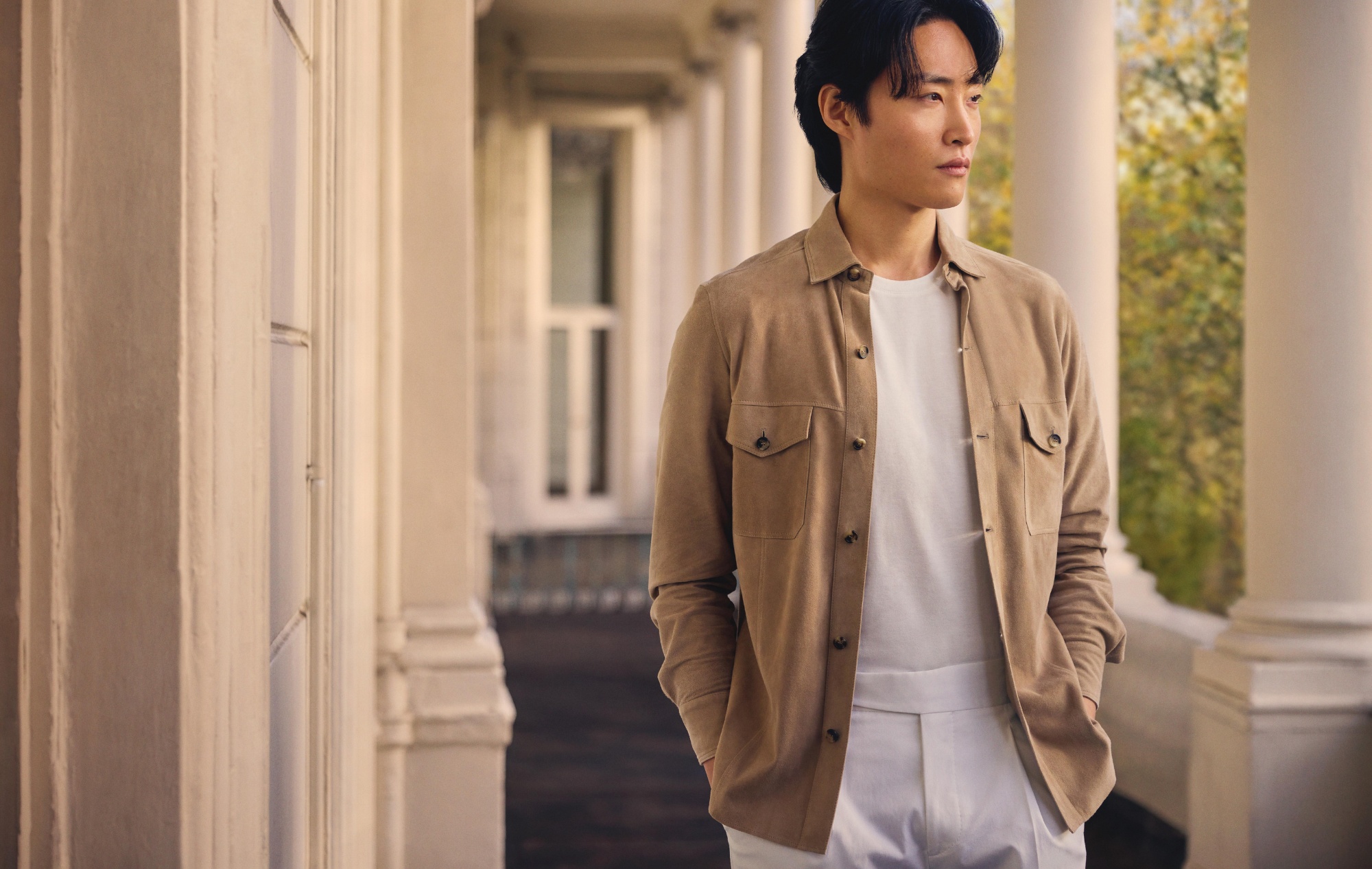 Casual Overshirt aus Hexham Brown Suede – Scabal Frühling Sommer 2026